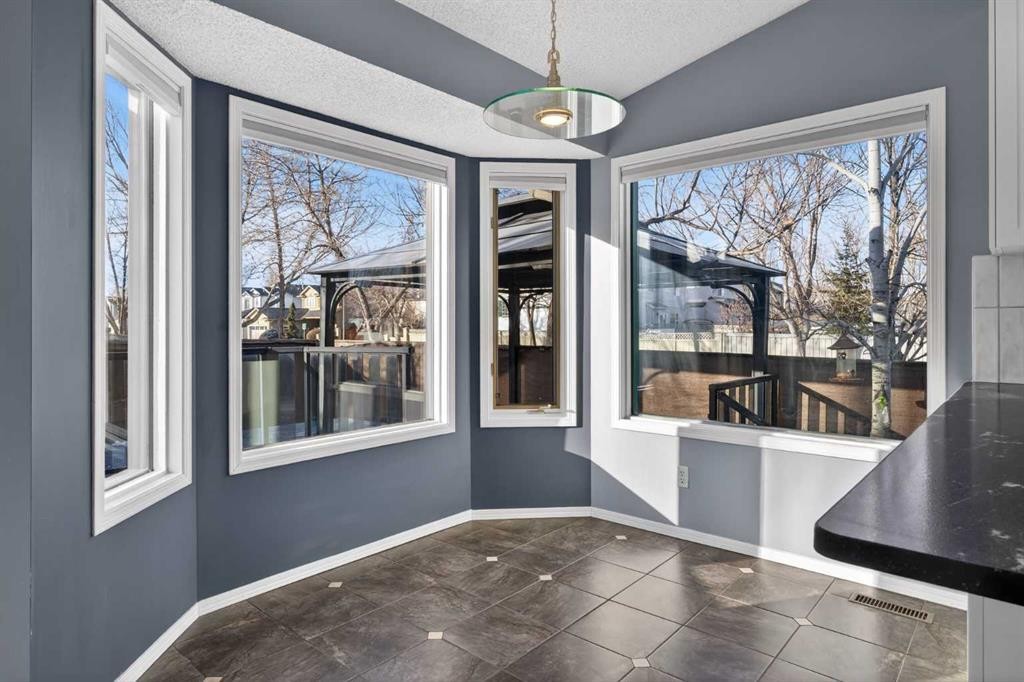 328 Douglas Ridge Close Se, Calgary, AB - Photo Showing Other Room