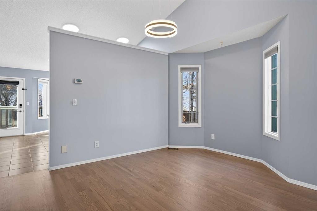 328 Douglas Ridge Close Se, Calgary, AB - Indoor Photo Showing Other Room