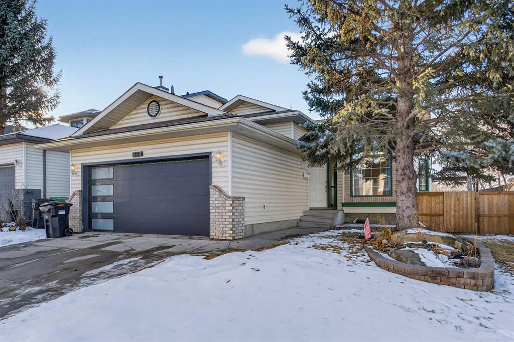 328 Douglas Ridge Close Se, Calgary, AB - Outdoor
