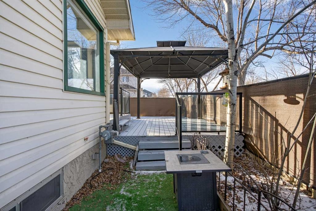 328 Douglas Ridge Close Se, Calgary, AB - Outdoor With Exterior