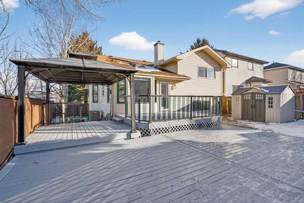 328 Douglas Ridge Close Se, Calgary, AB - Outdoor