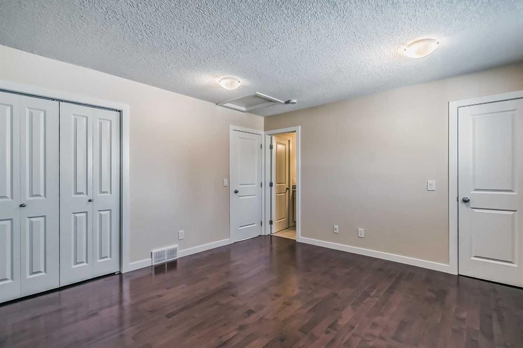23 Cheltenham Road Nw, Calgary, AB - Indoor Photo Showing Other Room