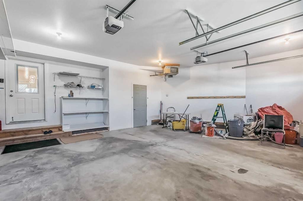 23 Cheltenham Road Nw, Calgary, AB - Indoor Photo Showing Garage