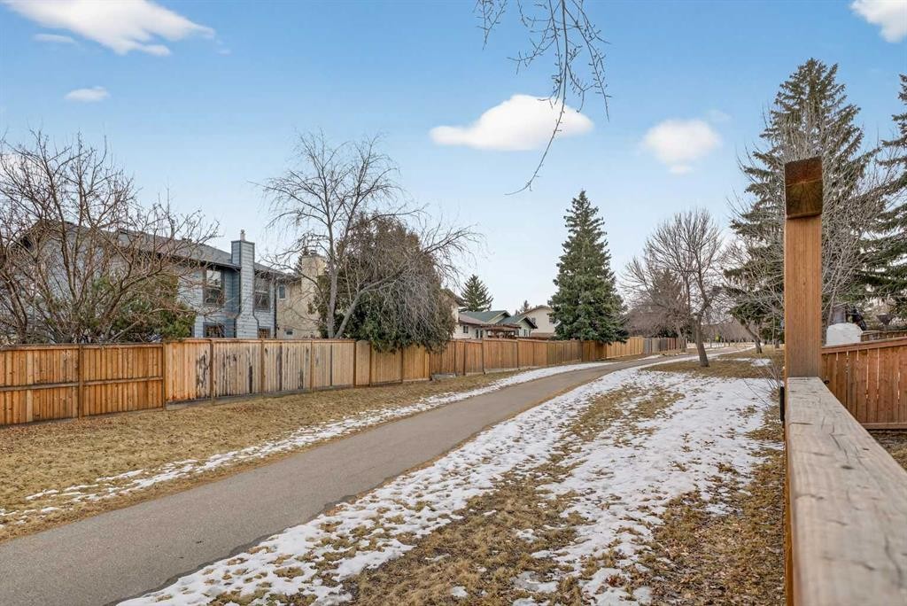 1480 Berkley Drive Nw, Calgary, AB - Outdoor