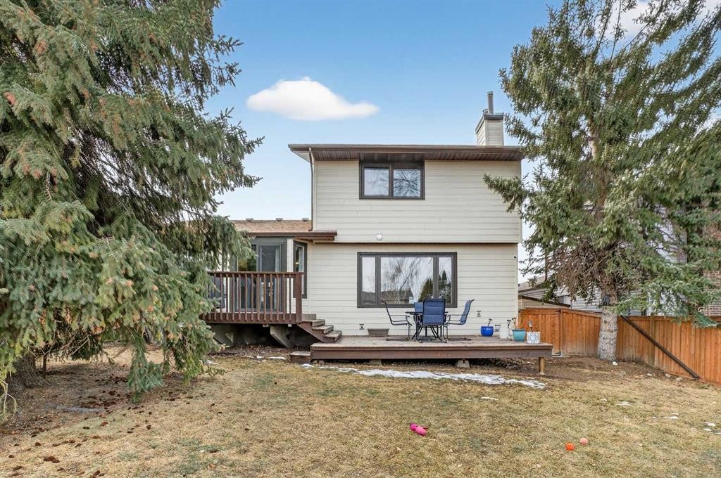 1480 Berkley Drive Nw, Calgary, AB - Outdoor With Deck Patio Veranda