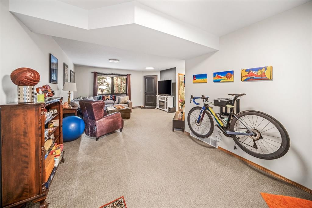 108 Lougheed Circle, Banff, AB - Indoor Photo Showing Other Room