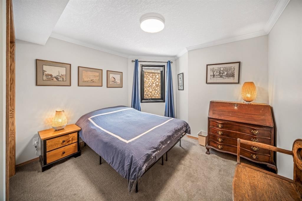 108 Lougheed Circle, Banff, AB - Indoor Photo Showing Bedroom