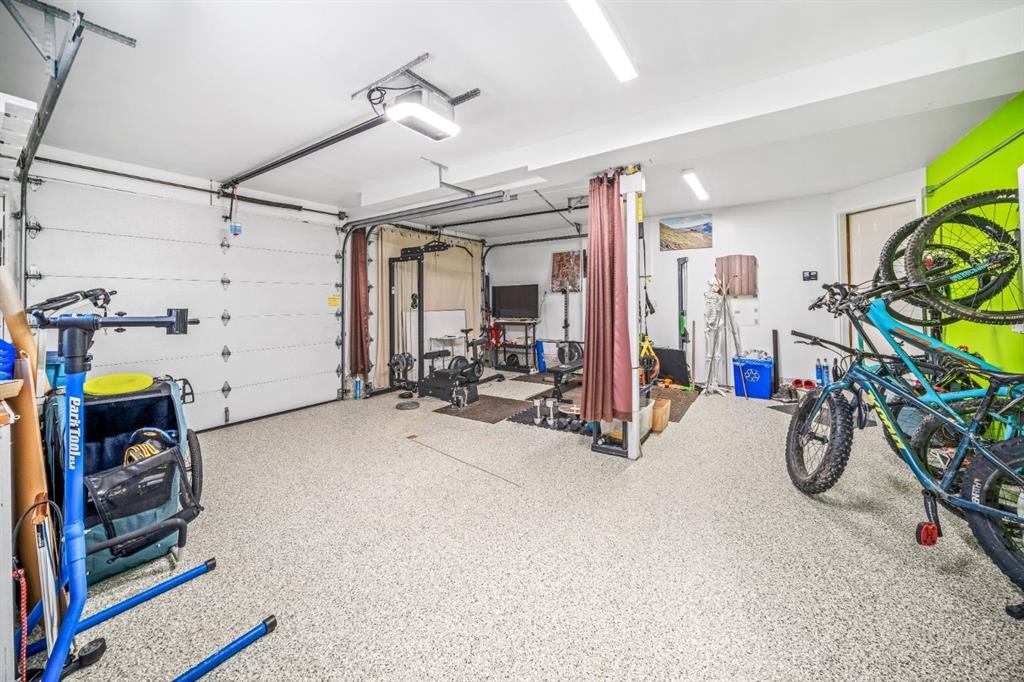 108 Lougheed Circle, Banff, AB - Indoor Photo Showing Garage
