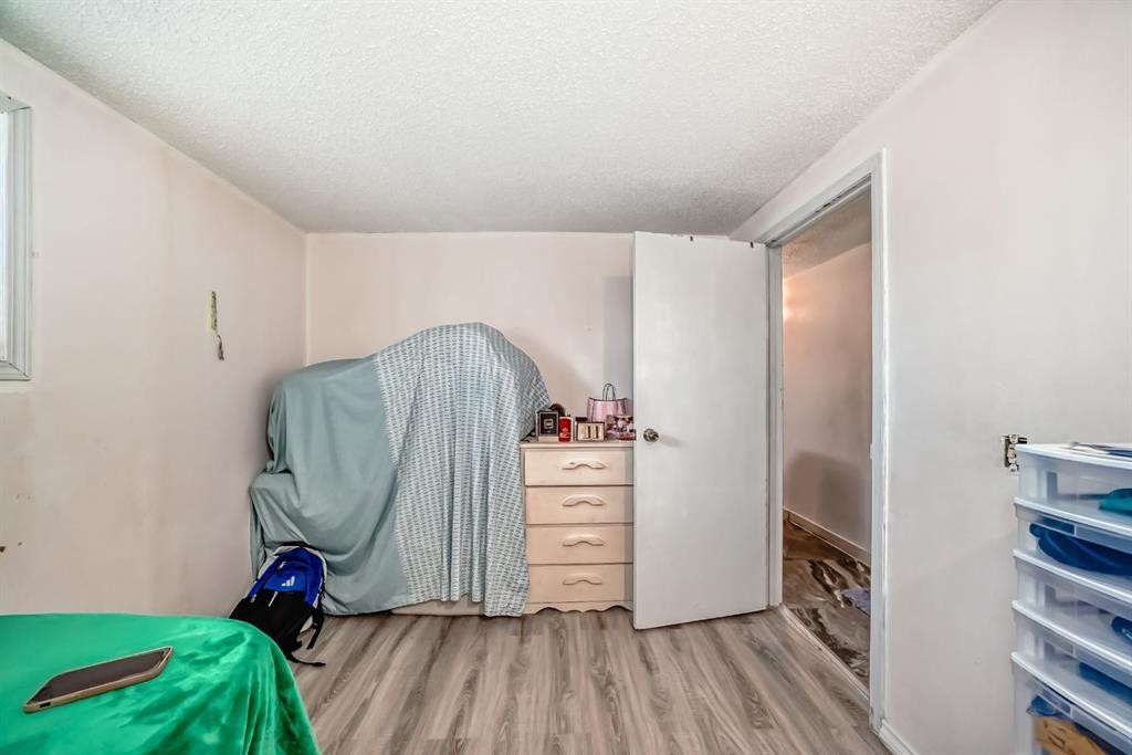 19 Malvern Place Ne, Calgary, AB - Indoor Photo Showing Bedroom