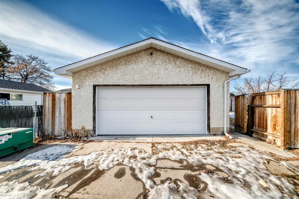 19 Malvern Place Ne, Calgary, AB - Outdoor With Exterior