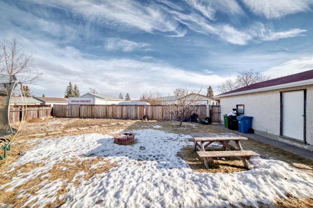 19 Malvern Place Ne, Calgary, AB - Outdoor