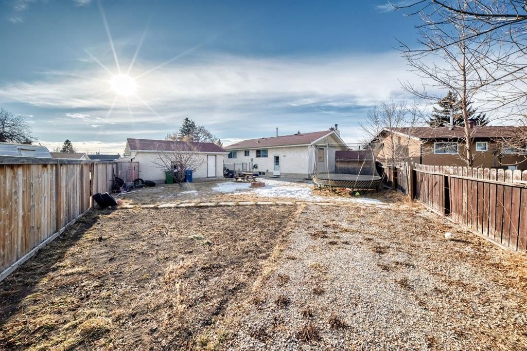 19 Malvern Place Ne, Calgary, AB - Outdoor