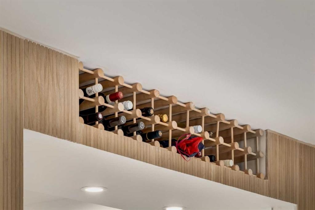 113 Straddock Terrace Sw, Calgary, AB - Indoor Photo Showing Other Room