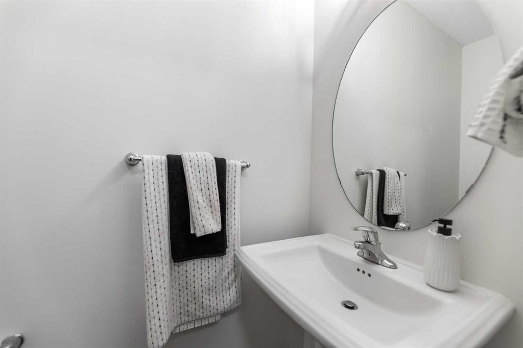 10532 Cityscape Drive Ne, Calgary, AB - Indoor Photo Showing Bathroom