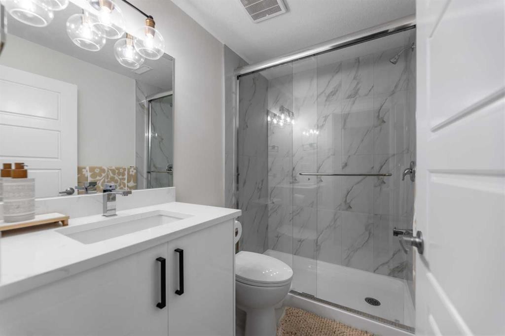 10532 Cityscape Drive Ne, Calgary, AB - Indoor Photo Showing Bathroom
