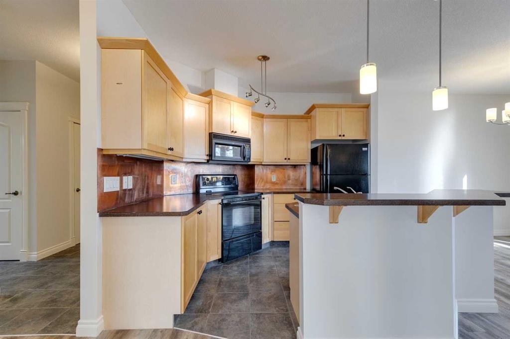 304-1606 4 Street Nw, Calgary, AB - Indoor Photo Showing Kitchen