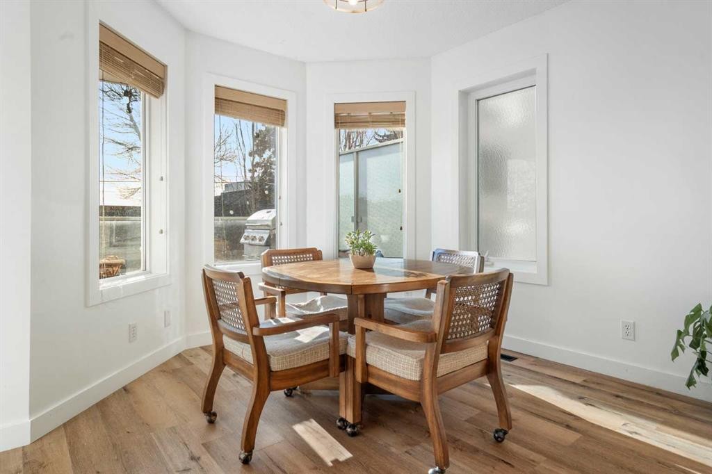 2213 31 Avenue Sw, Calgary, AB - Indoor Photo Showing Dining Room