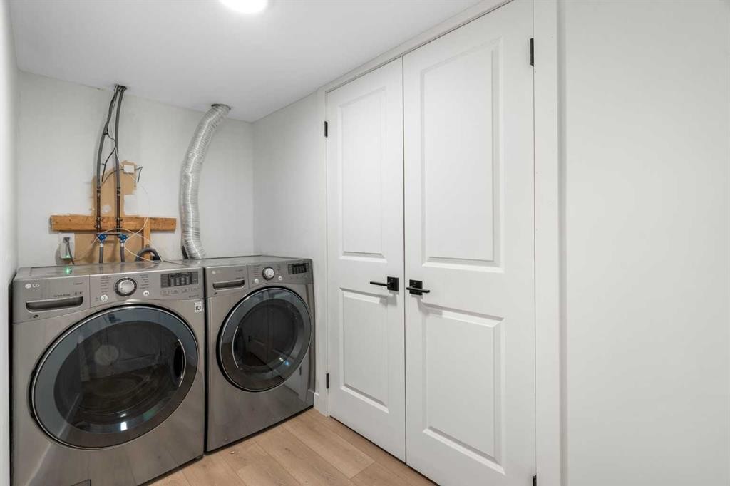 2213 31 Avenue Sw, Calgary, AB - Indoor Photo Showing Laundry Room