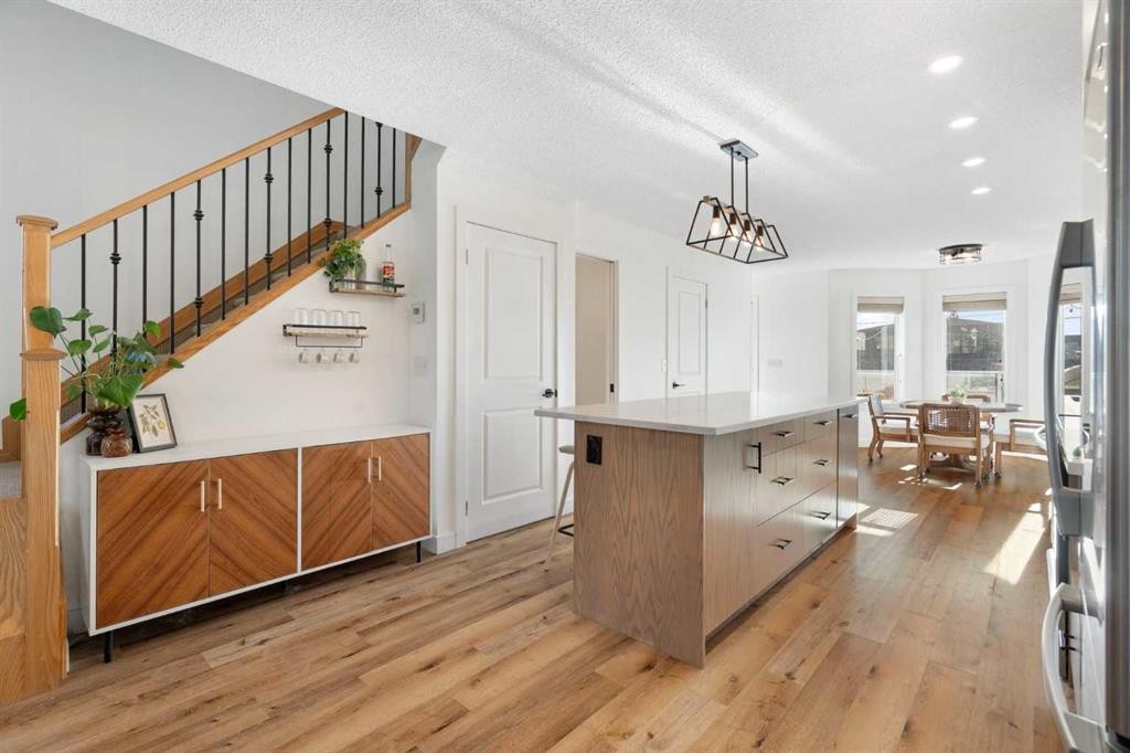 2213 31 Avenue Sw, Calgary, AB - Indoor