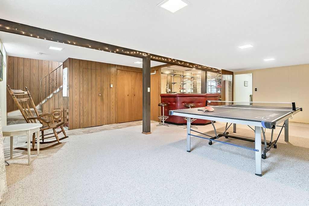 623 75 Avenue Sw, Calgary, AB - Indoor Photo Showing Other Room