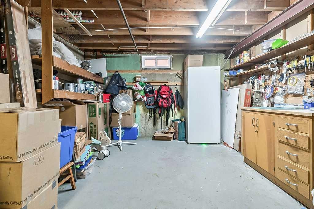 623 75 Avenue Sw, Calgary, AB - Indoor Photo Showing Basement
