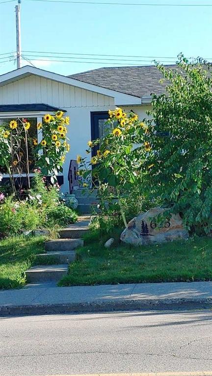 623 75 Avenue Sw, Calgary, AB - Outdoor