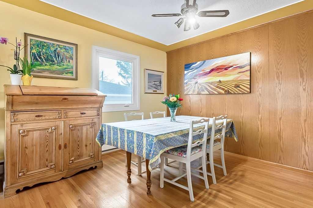 623 75 Avenue Sw, Calgary, AB - Indoor Photo Showing Dining Room