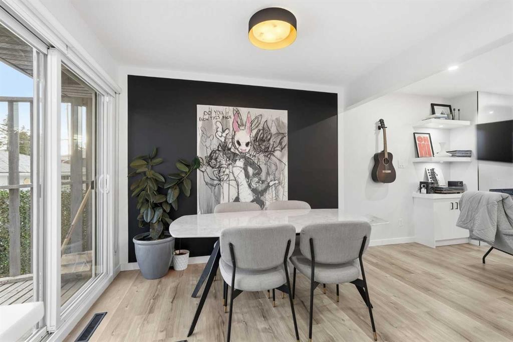 711 101 Avenue Sw, Calgary, AB - Indoor Photo Showing Dining Room