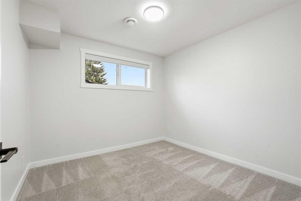 711 101 Avenue Sw, Calgary, AB - Indoor Photo Showing Other Room
