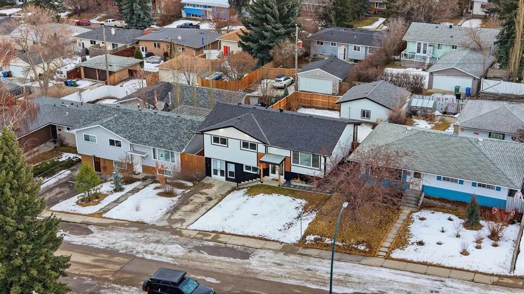 711 101 Avenue Sw, Calgary, AB - Outdoor