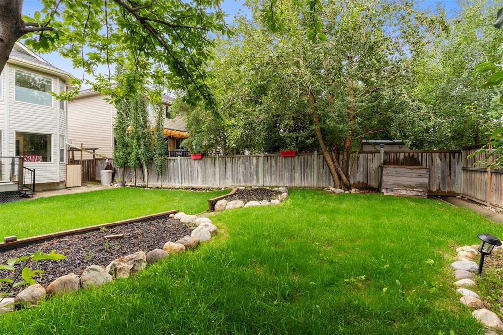 132 Citadel Meadow Bay Nw, Calgary, AB - Outdoor With Backyard