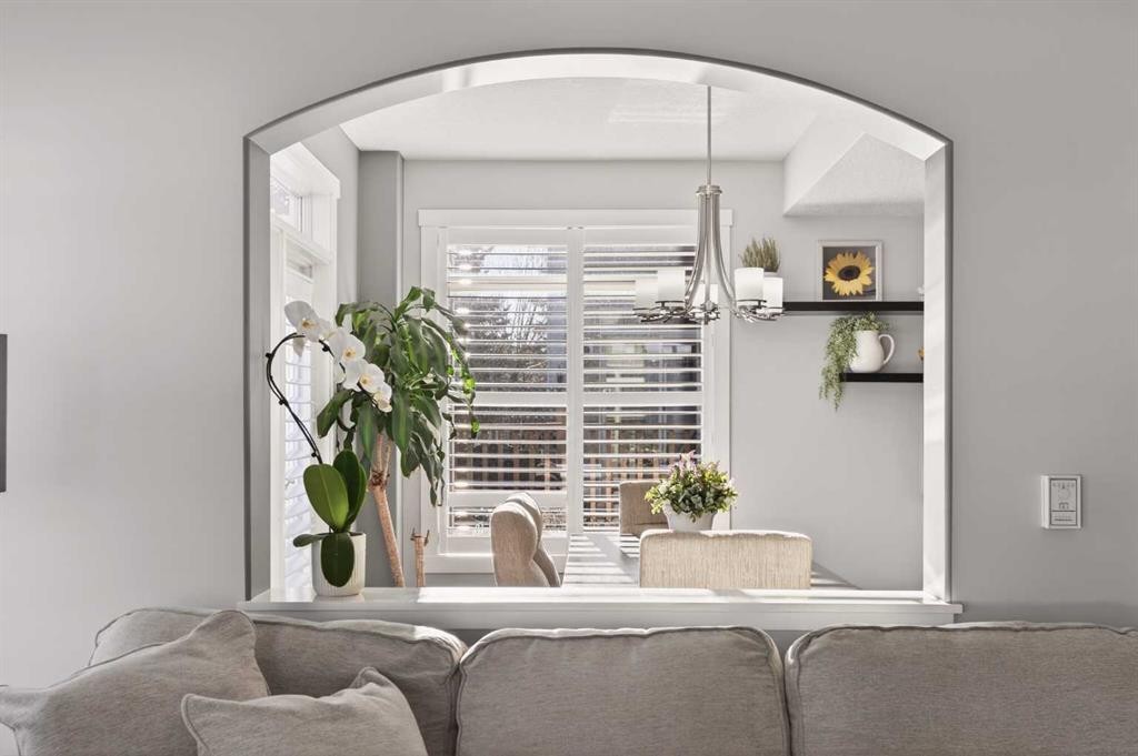 4 Cougarstone Square Sw, Calgary, AB - Indoor