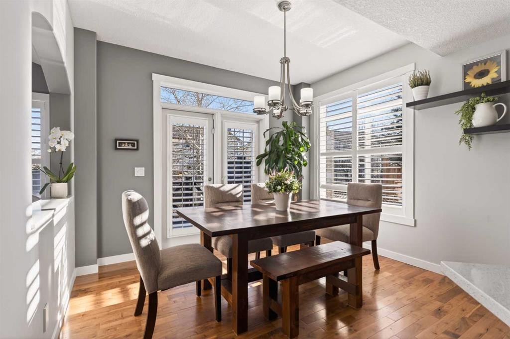 4 Cougarstone Square Sw, Calgary, AB - Indoor Photo Showing Dining Room