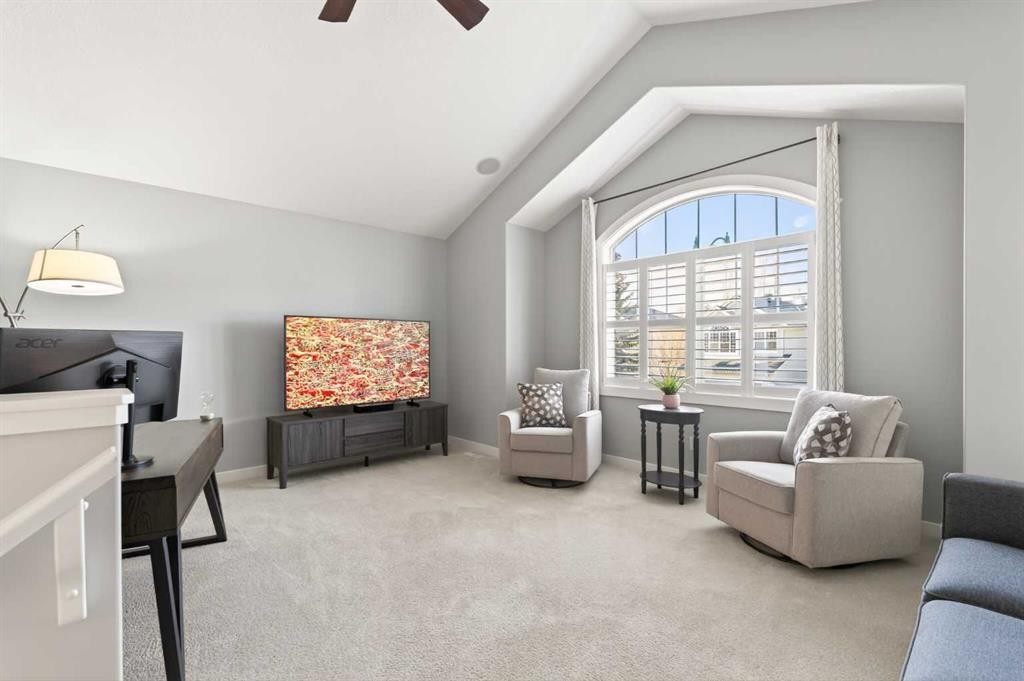 4 Cougarstone Square Sw, Calgary, AB - Indoor