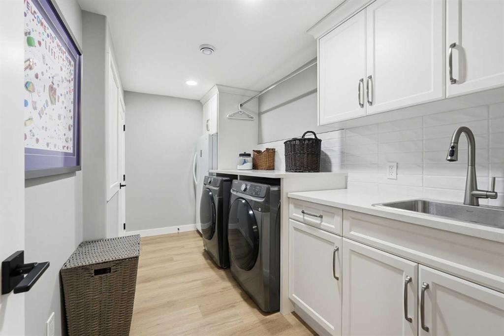 8615 7 Street Sw, Calgary, AB - Indoor Photo Showing Laundry Room