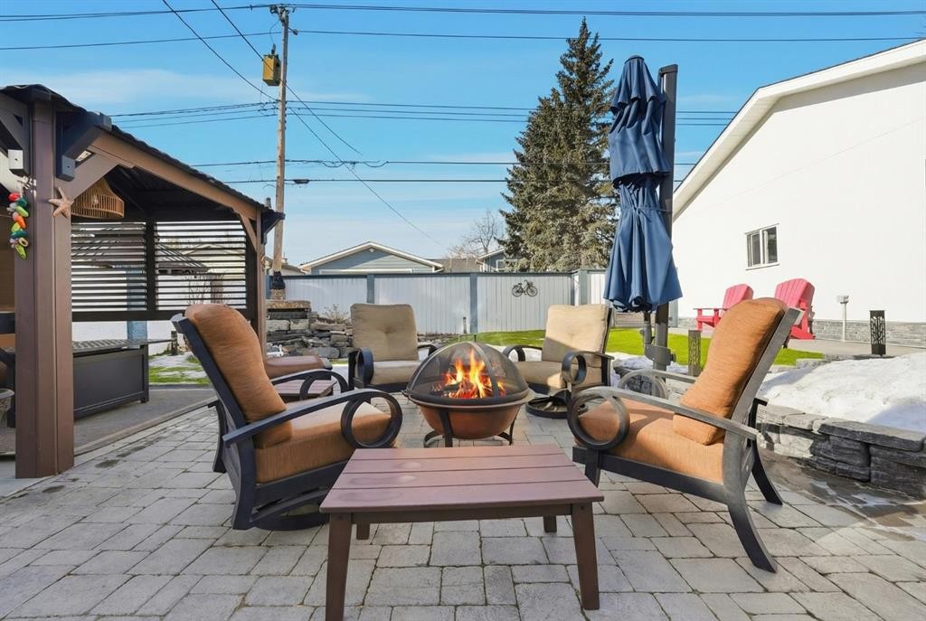 8615 7 Street Sw, Calgary, AB - Outdoor With Deck Patio Veranda