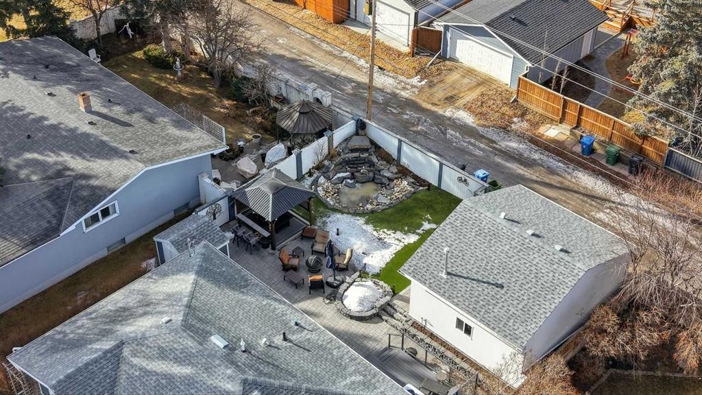 8615 7 Street Sw, Calgary, AB - Outdoor