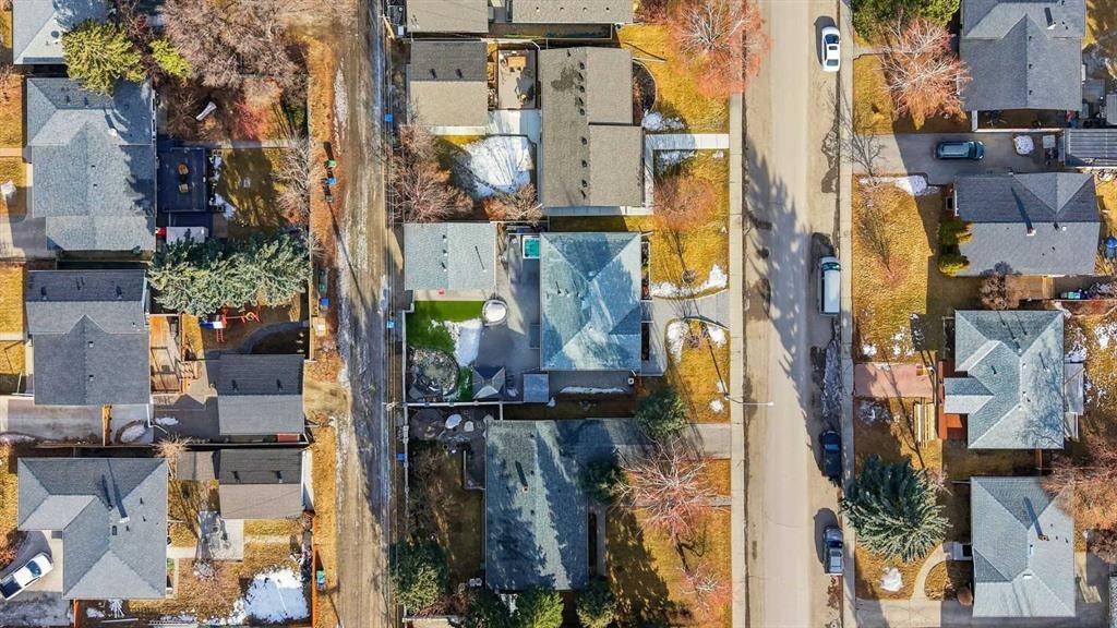 8615 7 Street Sw, Calgary, AB - Outdoor