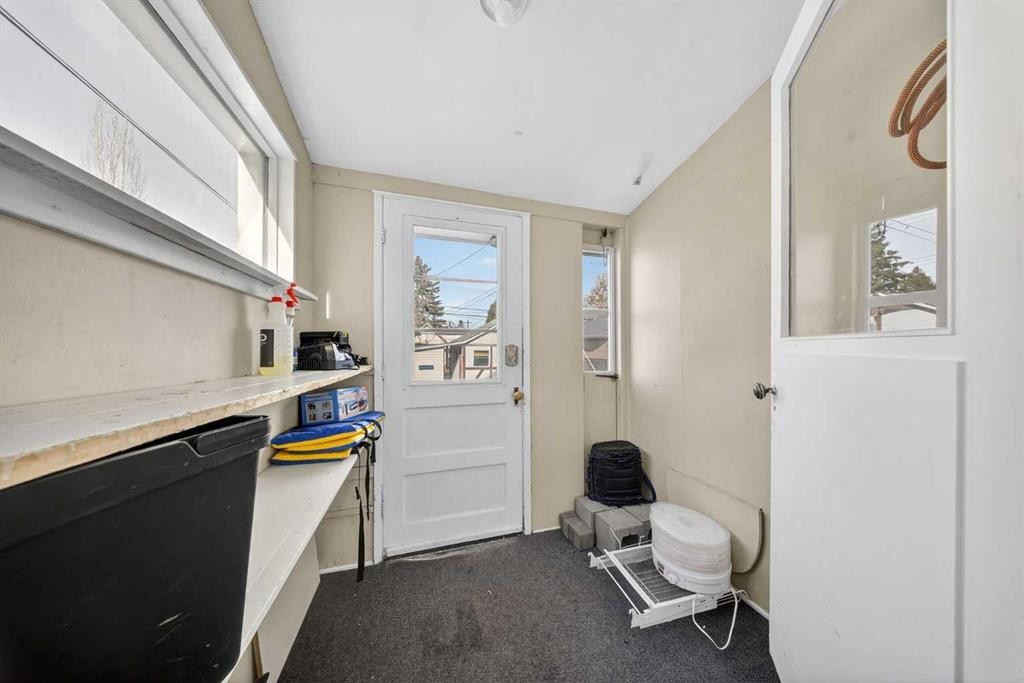 414 12 Avenue Nw, Calgary, AB - Indoor Photo Showing Other Room