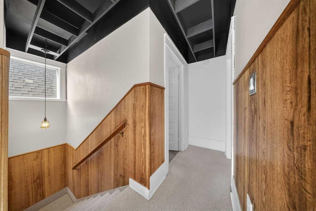 414 12 Avenue Nw, Calgary, AB - Indoor Photo Showing Other Room