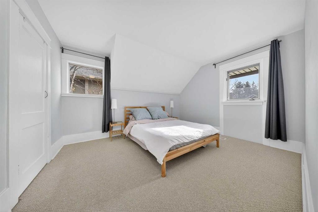 414 12 Avenue Nw, Calgary, AB - Indoor Photo Showing Bedroom