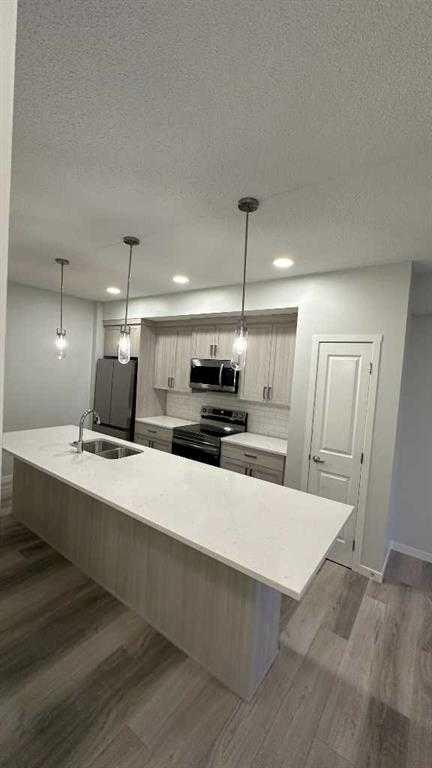 3210-33 Carringham Gate Nw, Calgary, AB - Indoor Photo Showing Kitchen With Upgraded Kitchen