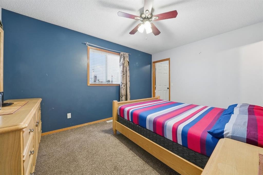 218 Tarawood Place Ne, Calgary, AB - Indoor Photo Showing Bedroom