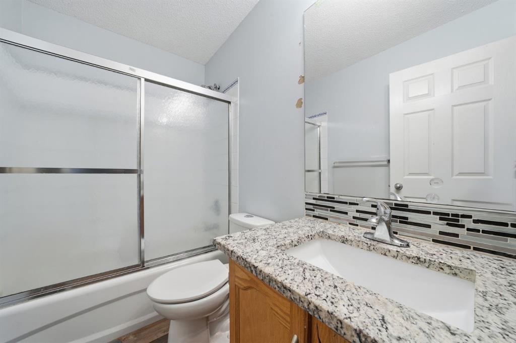 218 Tarawood Place Ne, Calgary, AB - Indoor Photo Showing Bathroom