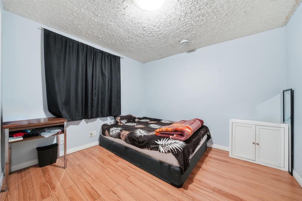 218 Tarawood Place Ne, Calgary, AB - Indoor Photo Showing Bedroom