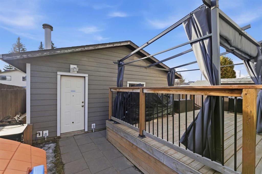 96 Abberfield Crescent Ne, Calgary, AB - Outdoor With Exterior