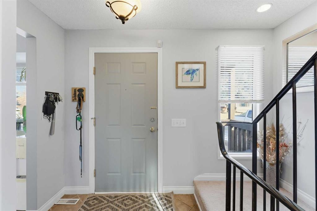96 Abberfield Crescent Ne, Calgary, AB - Indoor Photo Showing Other Room