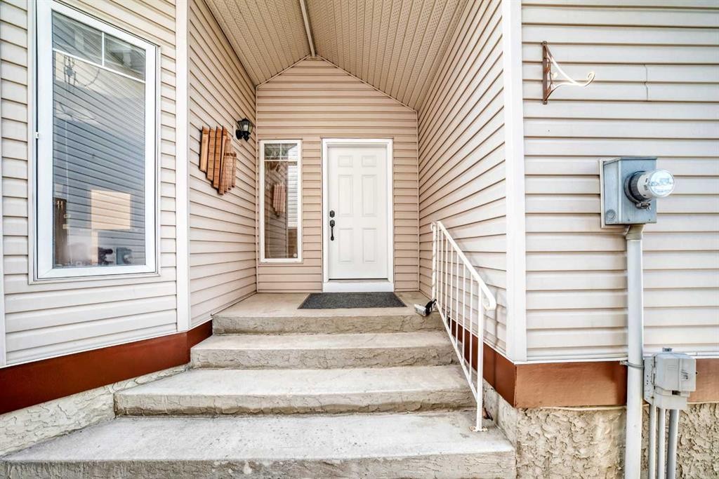 110 Somerglen Road Sw, Calgary, AB - Outdoor With Exterior