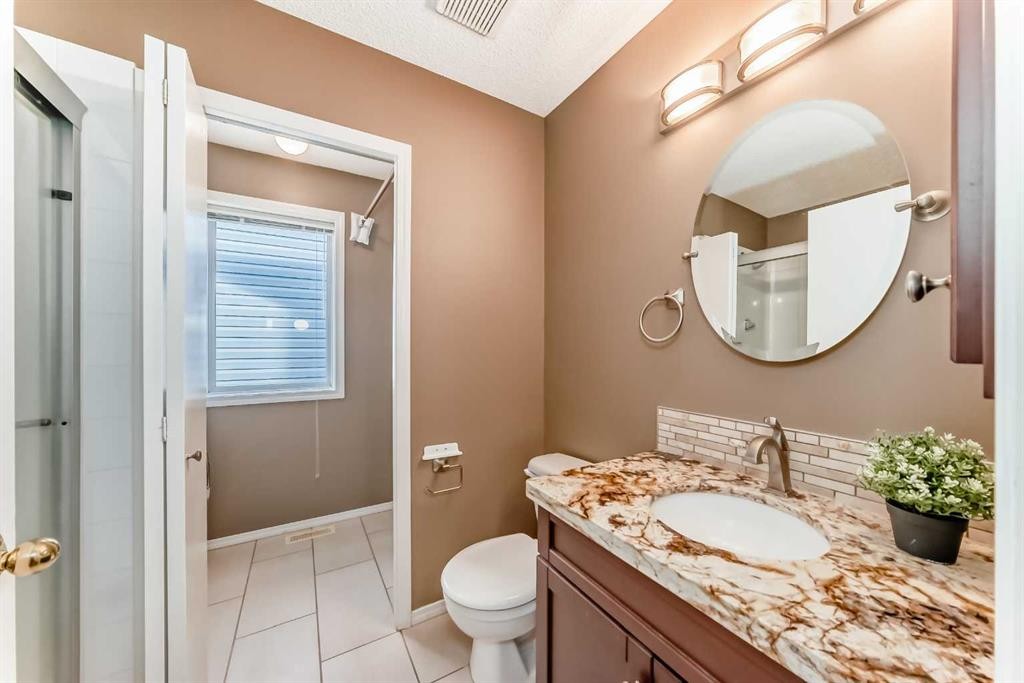 110 Somerglen Road Sw, Calgary, AB - Indoor Photo Showing Bathroom