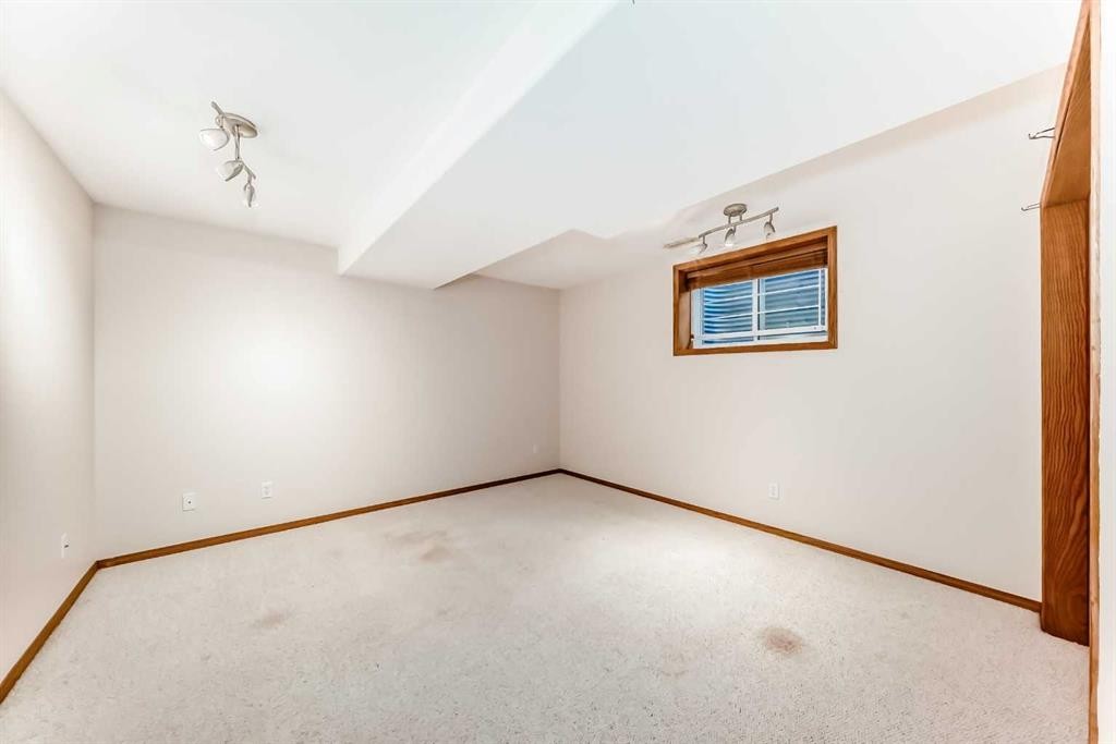 110 Somerglen Road Sw, Calgary, AB - Indoor Photo Showing Other Room